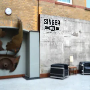 Singer109 Hostel, & Berlino